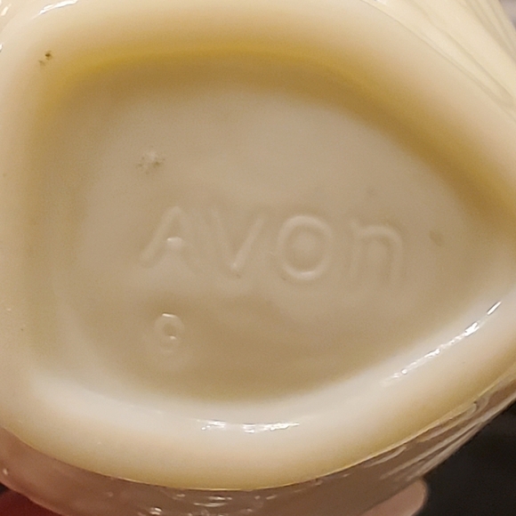 Vintage 1970s Avon Milk Glass Precious Owl Sachet Perfume Bottle Jar - Picture 3 of 4